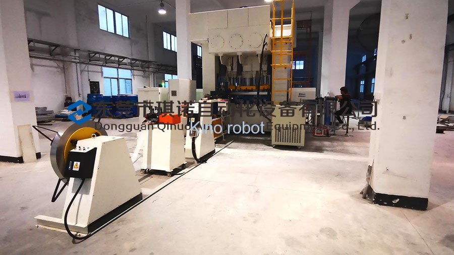 模內多工位沖壓機械手 模內多工位沖壓機械手